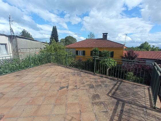 Foto 1 de Xalet en venda a Amoeiro de 6 habitacions amb terrassa i jardí