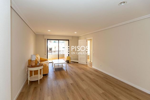 Foto 1 de Piso en venta en calle Ourense de 2 habitaciones con terraza y garaje