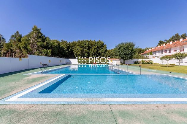 Foto 2 de Casa en alquiler en Sanxenxo de 5 habitaciones con terraza y piscina