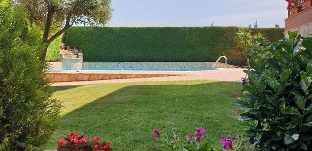 Foto 1 de Xalet en venda a Lardero de 6 habitacions amb terrassa i piscina