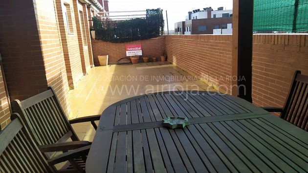 Foto 1 de Àtic en venda a Lardero de 2 habitacions amb terrassa i garatge