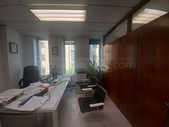 Foto 1 de Venta de oficina en Centro - Logroño con calefacción