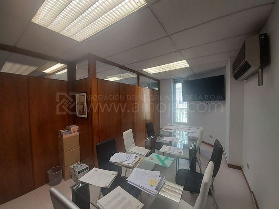 Foto 2 de Venta de oficina en Centro - Logroño con calefacción