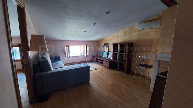 Foto 1 de Venta de piso en Centro - Logroño de 2 habitaciones con aire acondicionado y calefacción