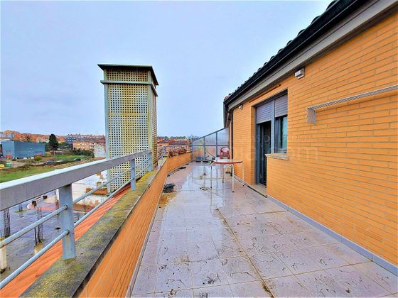 Foto 1 de Venta de ático en Villamediana de Iregua de 3 habitaciones con terraza y garaje