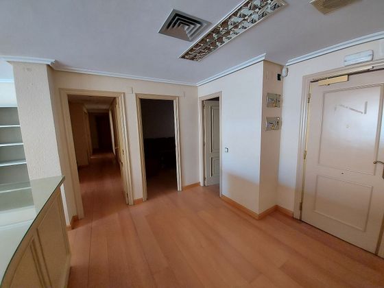 Foto 2 de Oficina en venda a Centro - Logroño amb aire acondicionat i ascensor