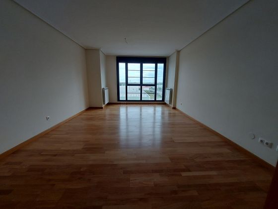 Foto 1 de Venta de piso en Lardero de 2 habitaciones con terraza y calefacción