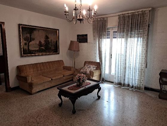 Foto 2 de Pis en venda a La Magdalena de 4 habitacions amb terrassa i calefacció