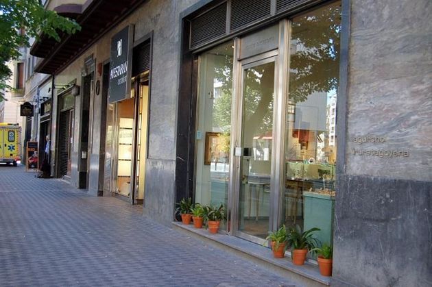 Foto 2 de Local en venda a avenida Baja Navarra de 293 m²