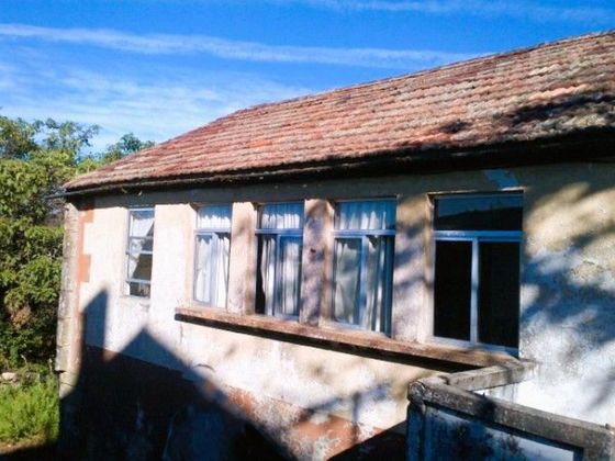Foto 2 de Xalet en venda a Cañiza (A) de 4 habitacions amb jardí
