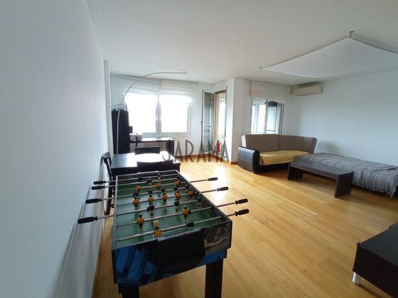 Foto 2 de Venta de piso en Tudela de 3 habitaciones con piscina y balcón