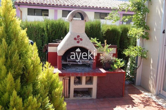 Foto 1 de Chalet en venta en Ayegui de 2 habitaciones con piscina y garaje
