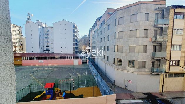 Foto 2 de Pis en venda a Estella/Lizarra de 3 habitacions amb terrassa i balcó