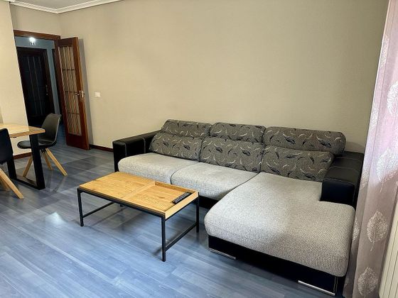 Foto 2 de Pis en lloguer a Centro - Cuenca de 5 habitacions amb terrassa i mobles