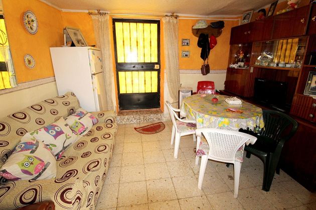 Foto 2 de Casa en venda a calle Buenos Aires de 6 habitacions amb terrassa