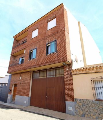 Foto 1 de Casa en venda a Navalmorales (Los) de 6 habitacions amb terrassa i garatge