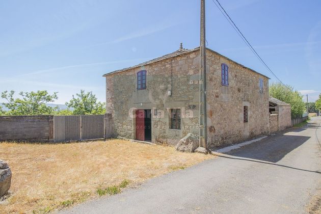 Foto 2 de Casa en venda a Guntín de 4 habitacions amb terrassa i garatge