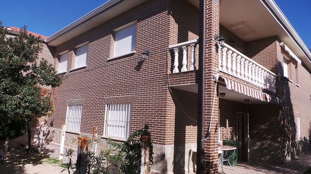 Foto 1 de Chalet en venta en Casar (El) de 7 habitaciones con terraza y piscina