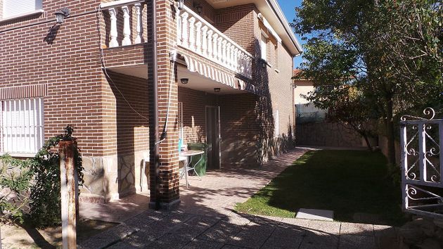 Foto 2 de Chalet en venta en Casar (El) de 7 habitaciones con terraza y piscina