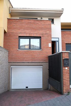 Foto 1 de Casa adossada en venda a Casar (El) de 3 habitacions amb terrassa i garatge
