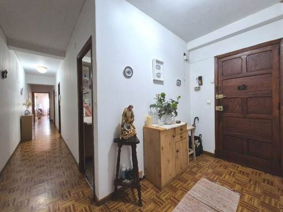 Foto 2 de Venta de piso en Vilagarcía de 3 habitaciones con balcón