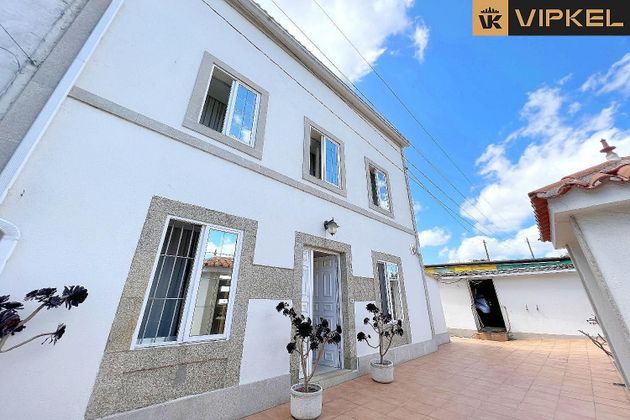 Foto 1 de Casa en venda a Castiñeiriño - Cruceiro de Sar de 8 habitacions amb terrassa i piscina