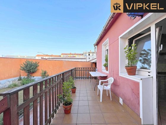 Foto 1 de Casa adossada en venda a Riazor - Los Rosales de 2 habitacions amb terrassa i garatge
