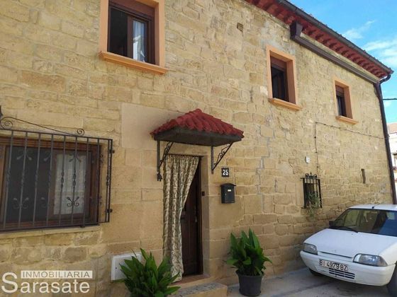 Foto 1 de Casa adossada en venda a Armañanzas de 3 habitacions amb terrassa i calefacció