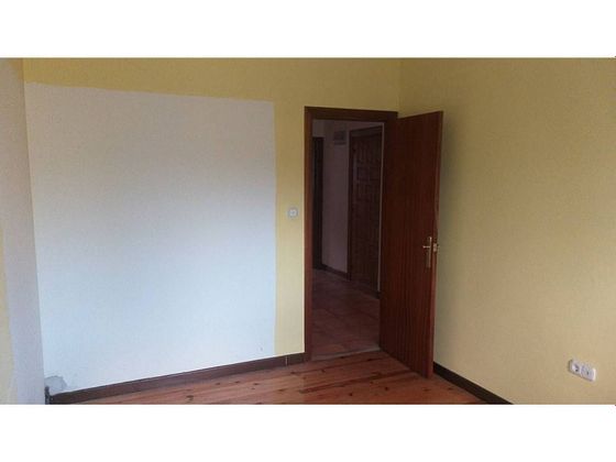 Foto 2 de Pis en venda a Urdiain de 3 habitacions amb garatge i balcó