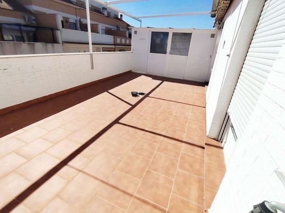 Foto 2 de Ático en venta en Valdepeñas de 3 habitaciones con terraza y aire acondicionado