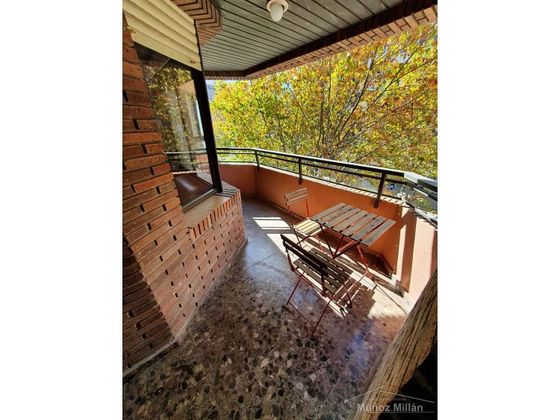 Foto 1 de Pis en venda a Hermanos Falcó - Sepulcro Bolera de 3 habitacions amb terrassa i balcó