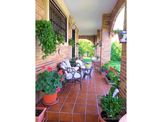 Foto 1 de Casa en venda a Hermanos Falcó - Sepulcro Bolera de 7 habitacions amb terrassa i piscina