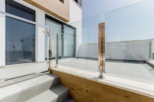 Foto 1 de Venta de chalet en Urbanizaciones de 3 habitaciones con terraza y piscina