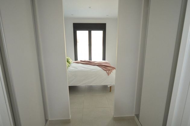 Foto 2 de Xalet en venda a Daya Nueva de 2 habitacions amb terrassa i piscina
