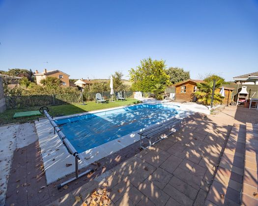 Foto 1 de Chalet en venta en Casar (El) de 4 habitaciones con terraza y piscina