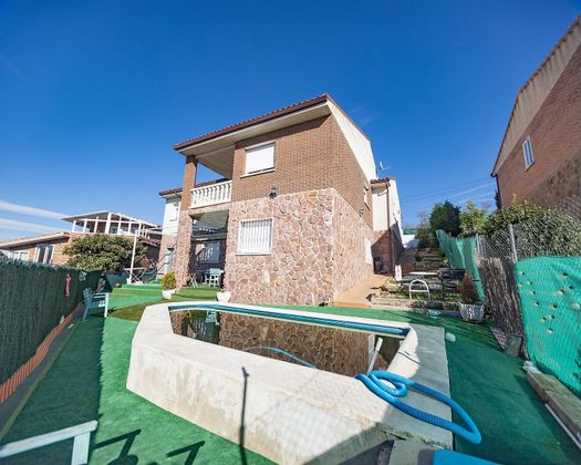 Foto 2 de Xalet en venda a Casar (El) de 5 habitacions amb terrassa i piscina