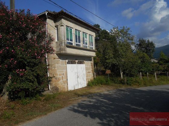 Foto 2 de Casa rural en venta en Arbo de 4 habitaciones con garaje