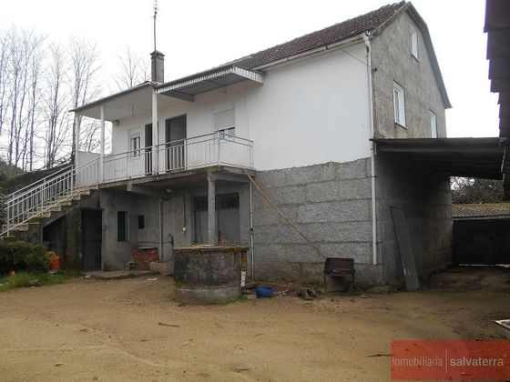 Foto 2 de Casa rural en venta en calle Gandarela de 4 habitaciones con garaje y jardín