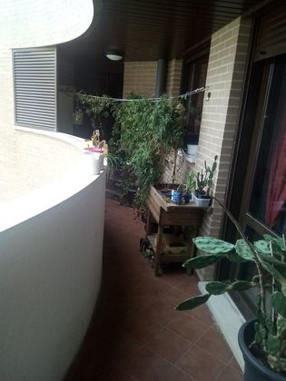 Foto 1 de Venta de piso en Lardero de 4 habitaciones con terraza y garaje