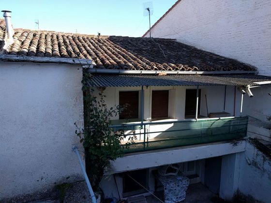 Foto 1 de Casa en venta en Cenicero de 5 habitaciones con terraza y garaje