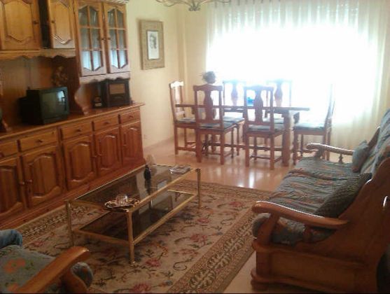 Foto 1 de Piso en venta en Arenzana de Abajo de 3 habitaciones con muebles y balcón