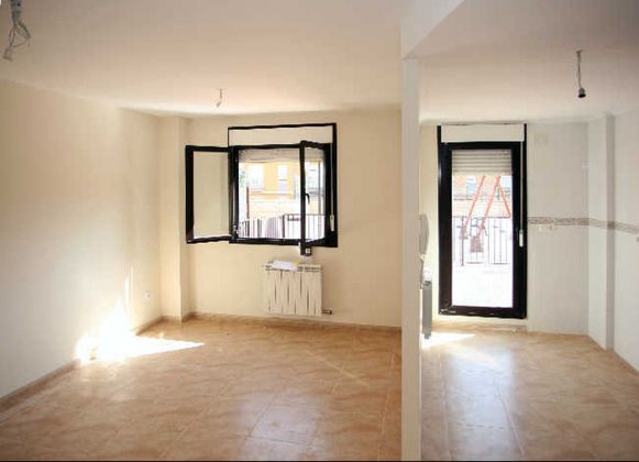 Foto 2 de Casa adossada en venda a Alesanco de 3 habitacions amb terrassa i piscina