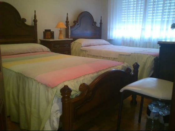 Foto 2 de Piso en venta en Arenzana de Abajo de 4 habitaciones con balcón y calefacción