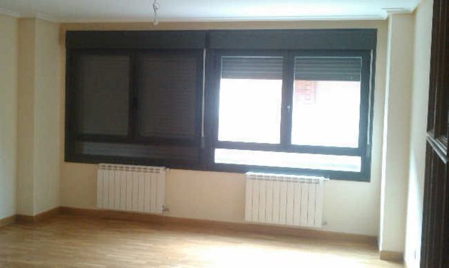 Foto 1 de Venta de piso en Nájera de 3 habitaciones con garaje y balcón