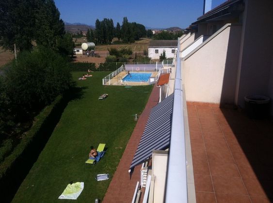 Foto 1 de Pis en venda a Alesanco de 2 habitacions amb terrassa i piscina