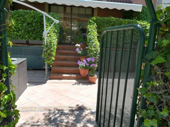 Foto 1 de Casa adossada en venda a San Adrián - La Cava de 4 habitacions amb terrassa i piscina