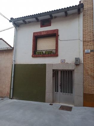 Foto 1 de Casa en venta en Alesanco de 3 habitaciones con terraza y jardín
