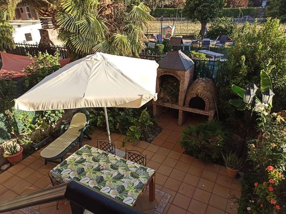 Foto 2 de Casa adossada en venda a Uruñuela de 4 habitacions amb terrassa i jardí