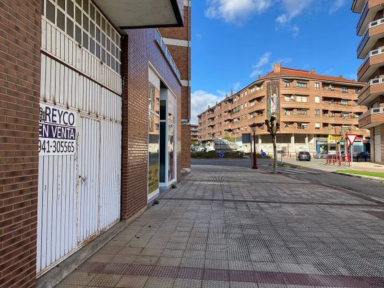 Foto 1 de Local en venda a avenida Ingenieros del Ministerio Obras Públicas de 130 m²