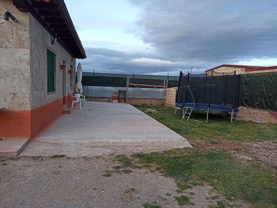 Foto 2 de Venta de chalet en Nájera de 2 habitaciones con terraza y piscina